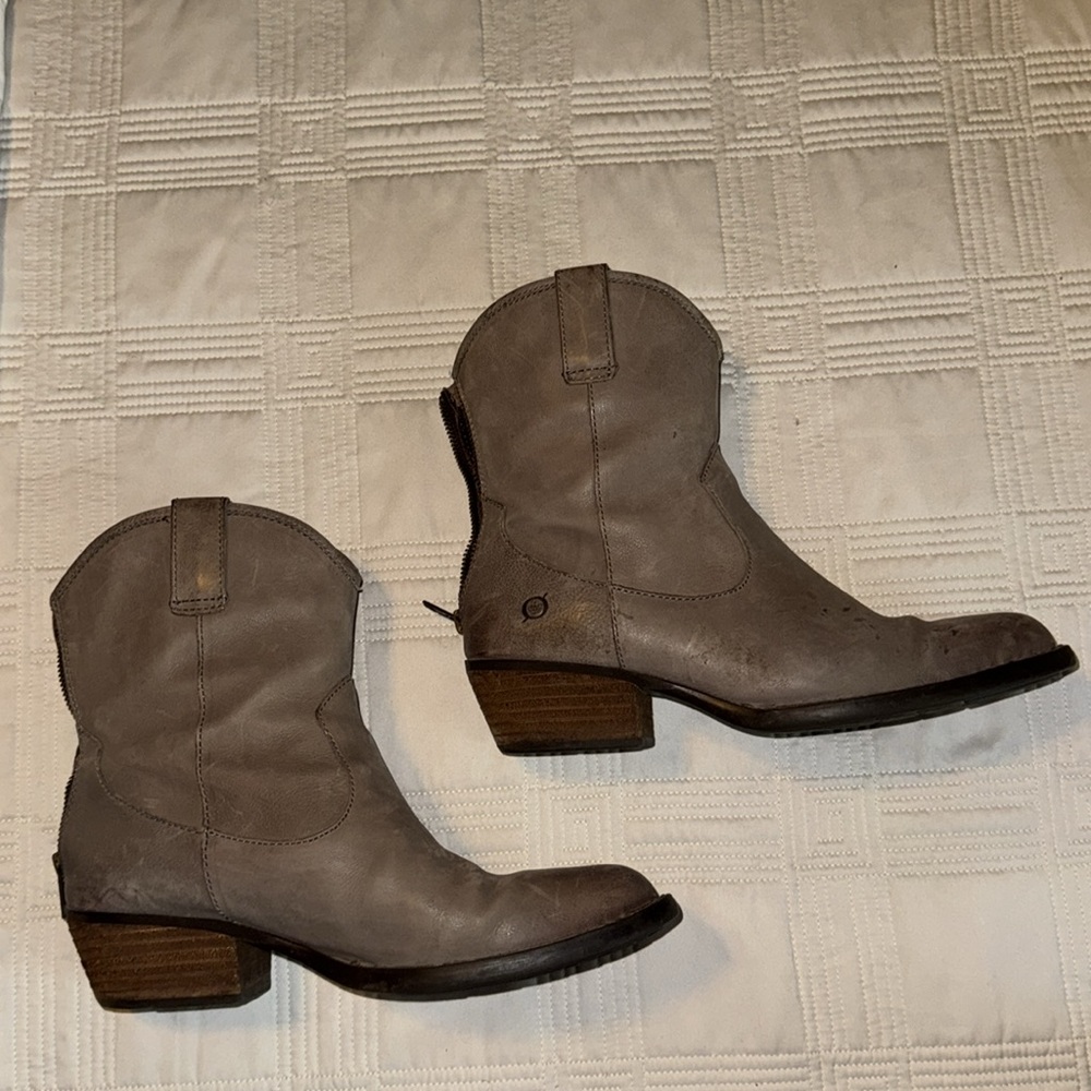 Born cowboy boots SZ 9.5 - Picture 3 of 10